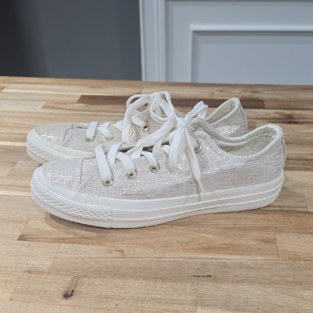 Converse Women's Size 6 White Glitter Sneakers
